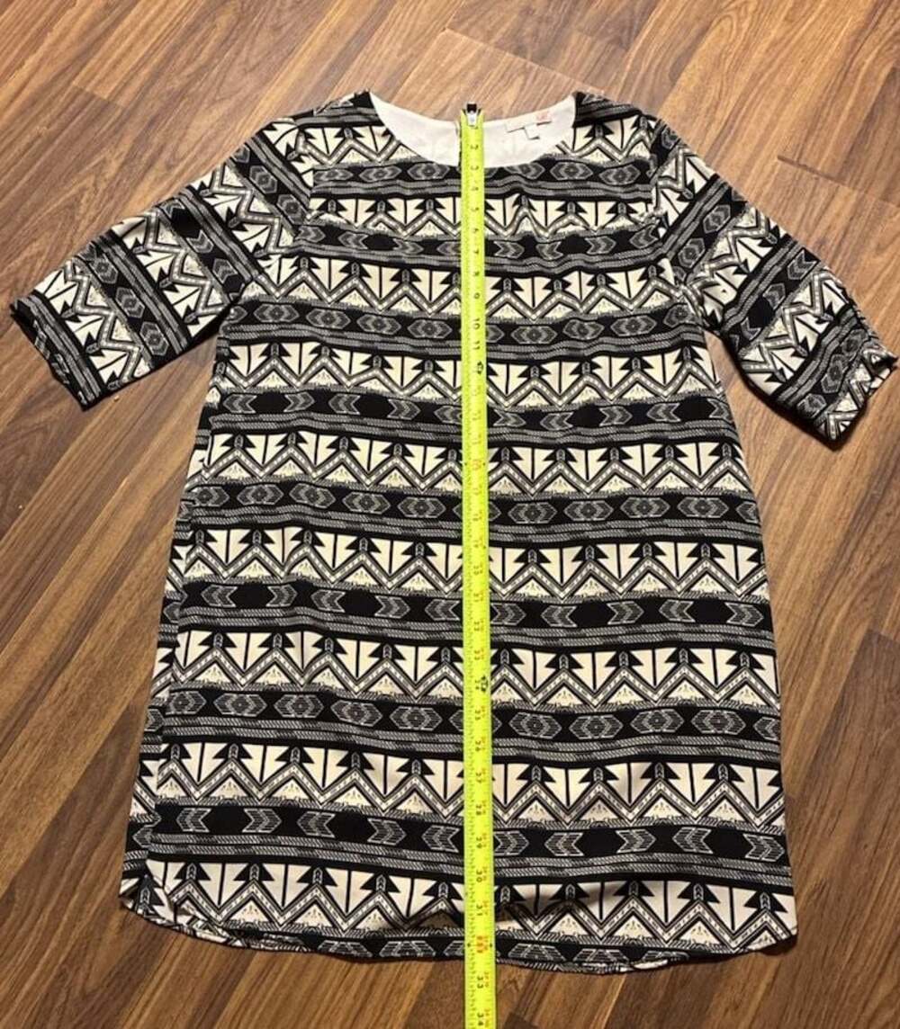 GB Gianni Bini Black and White Tribal Print Shift Dress with 3/4 Sleeves